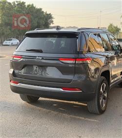 جیپ گراند شیرۆکی